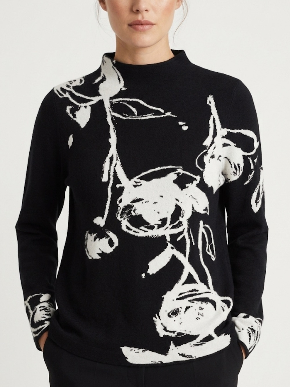 CHICO'S WOMEN'S BLACK/ WHITE ABSTRACT FLORAL MOCK NECK SWEATER SZ 1/M